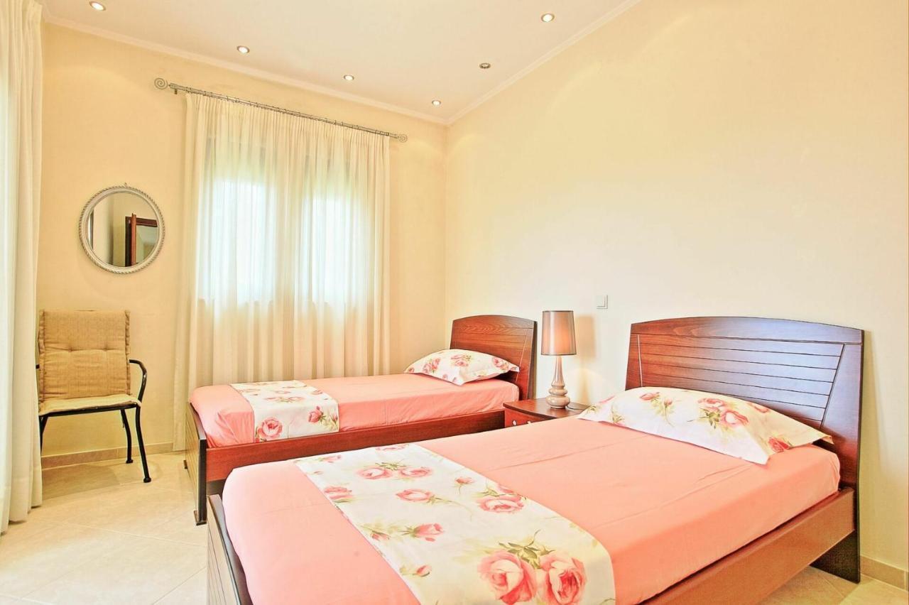 Acharavi Beach Villa By Posarellivillas מראה חיצוני תמונה